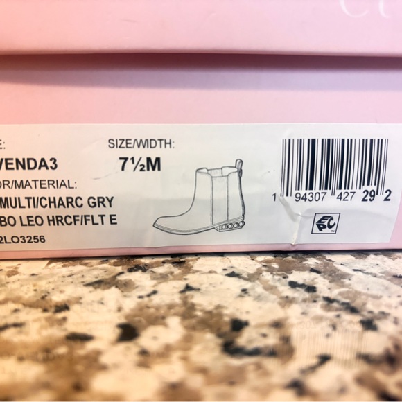 Louise Et Cie Chelsea Boots - Picture 3 of 7